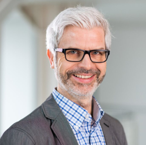 Speaker - Prof. Dr. Tobias Esch
